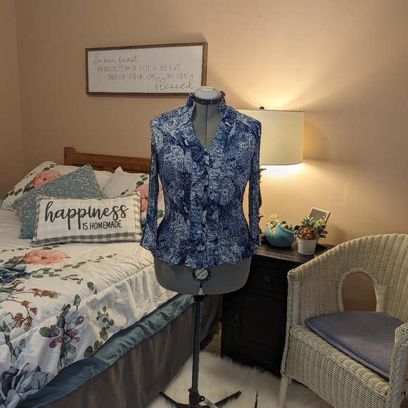 Larry Levine blue and white floral swirl button up - Picture 9 of 9